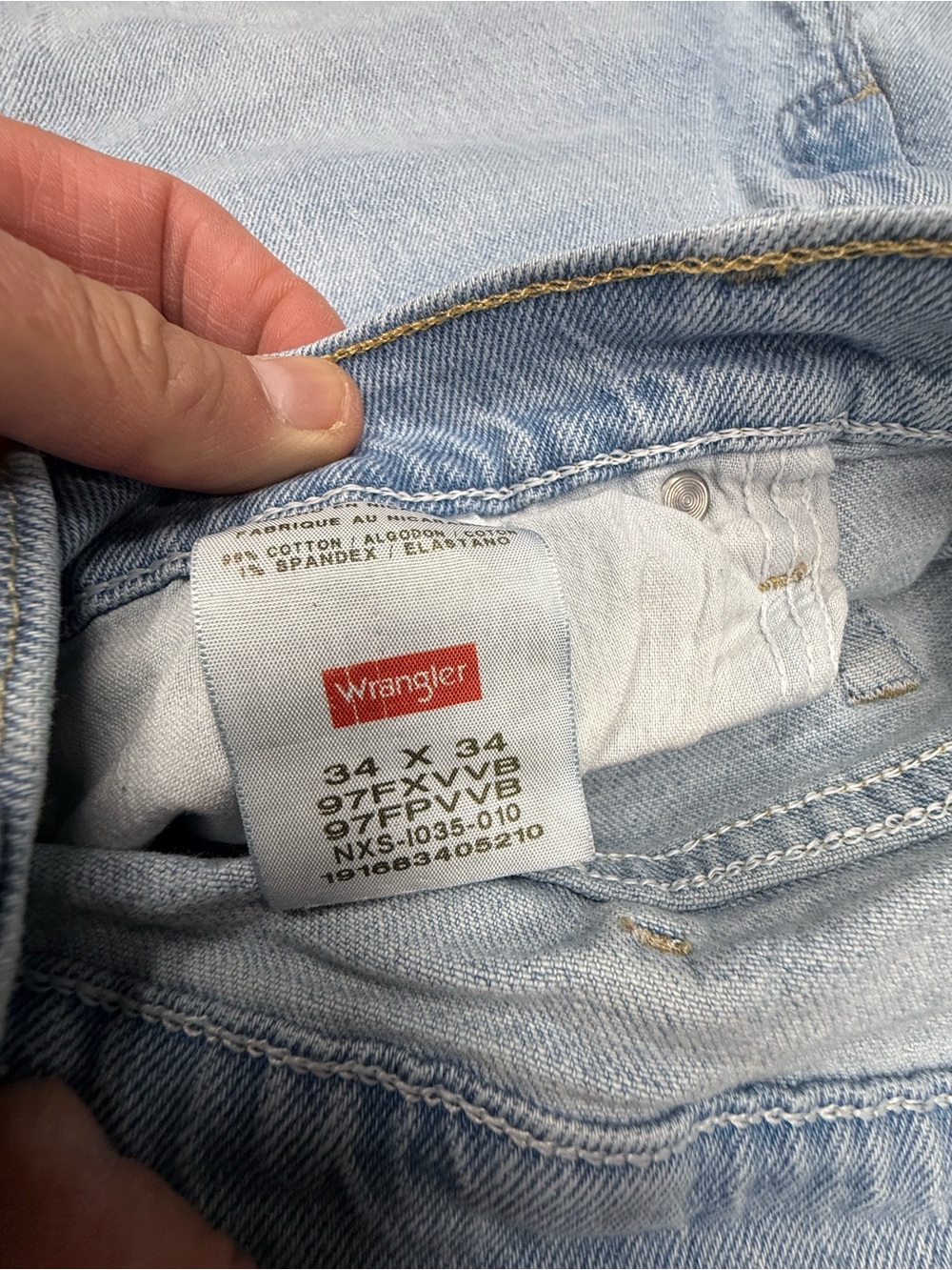 Wrangler Men’s Light Wash Loose Jeans in Size 34” x 34” Stretch Fabric Premium - Picture 2 of 15